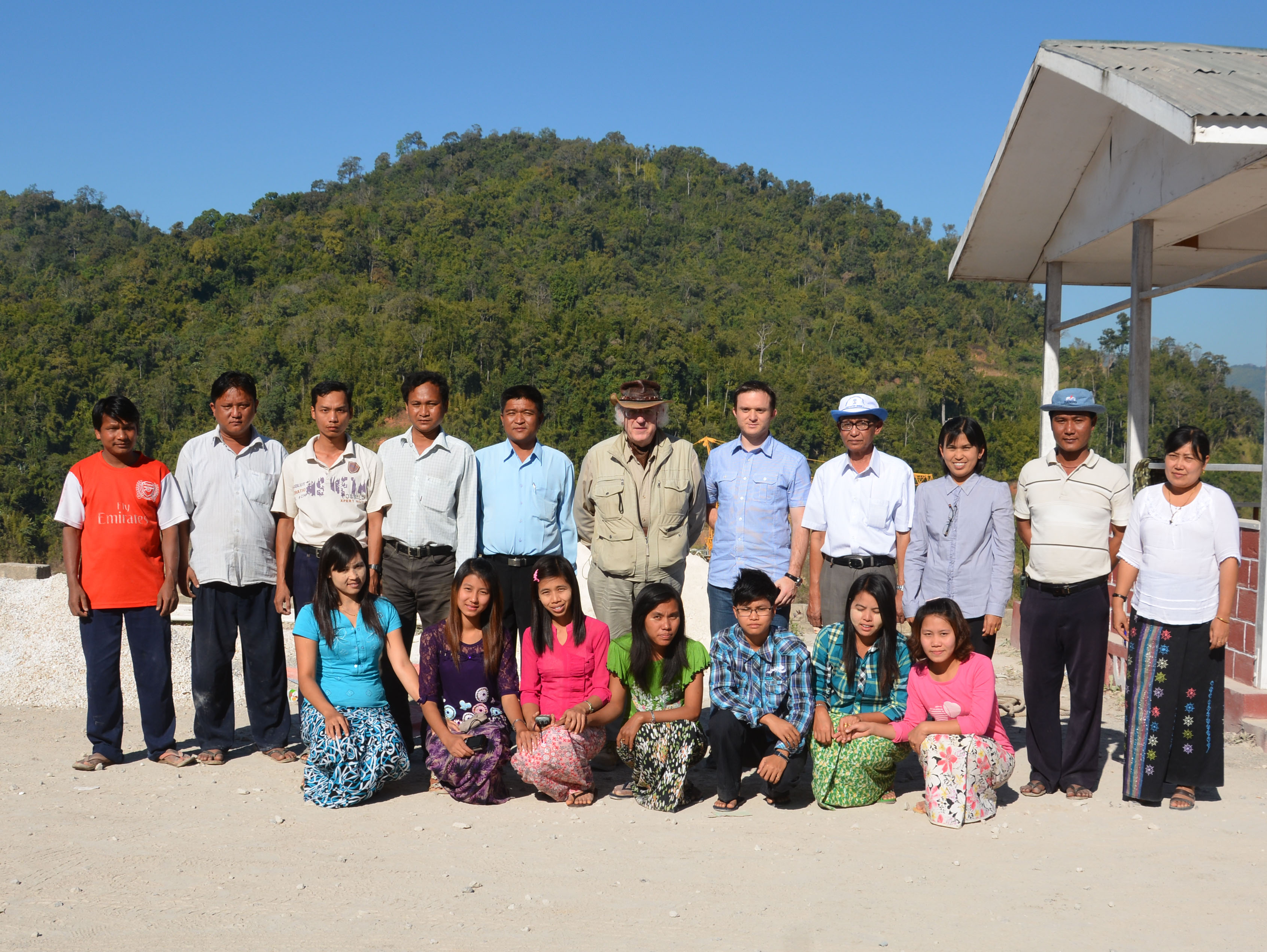 Shwe Li III - group shot